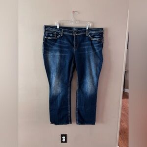 Silver Jeans Co. Women's Suki Mid Rise Curvy Fit Slim Bootcut Jeans 26
